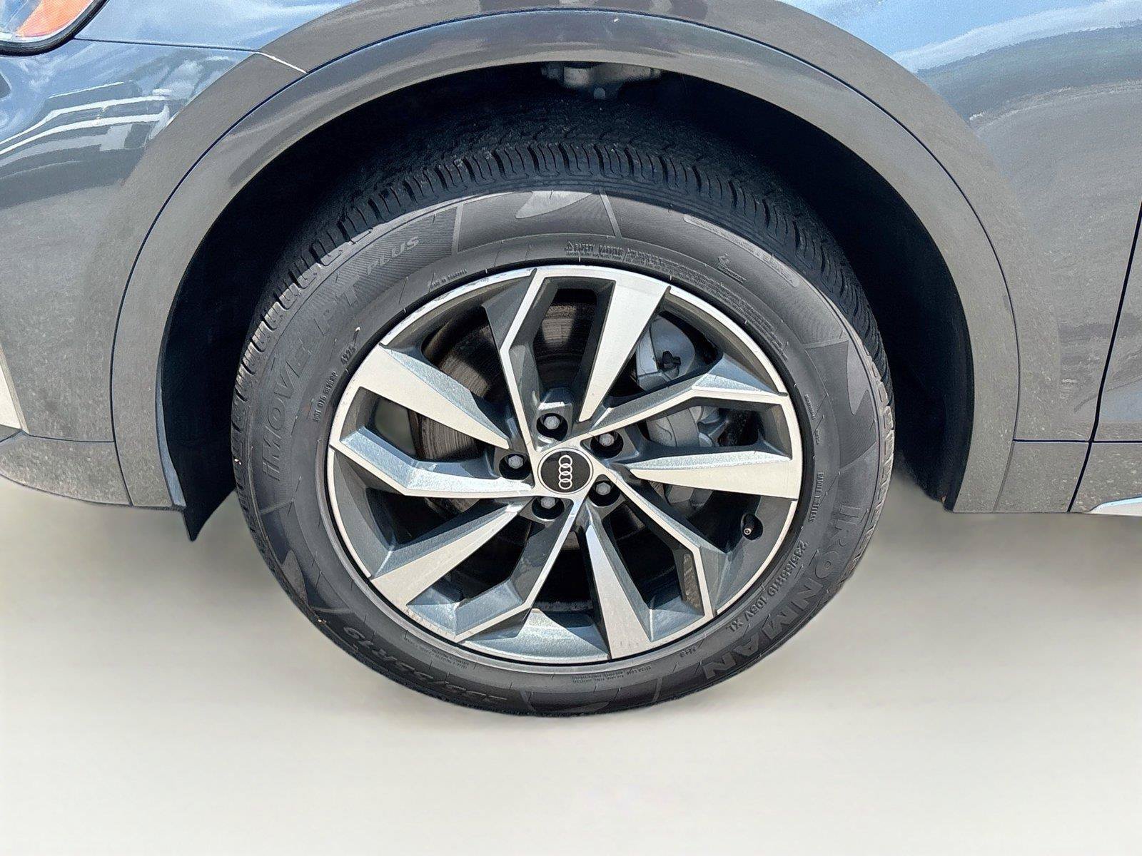 Used 2024 Audi Q5 2.0T Premium Plus AWD/4WD image 32