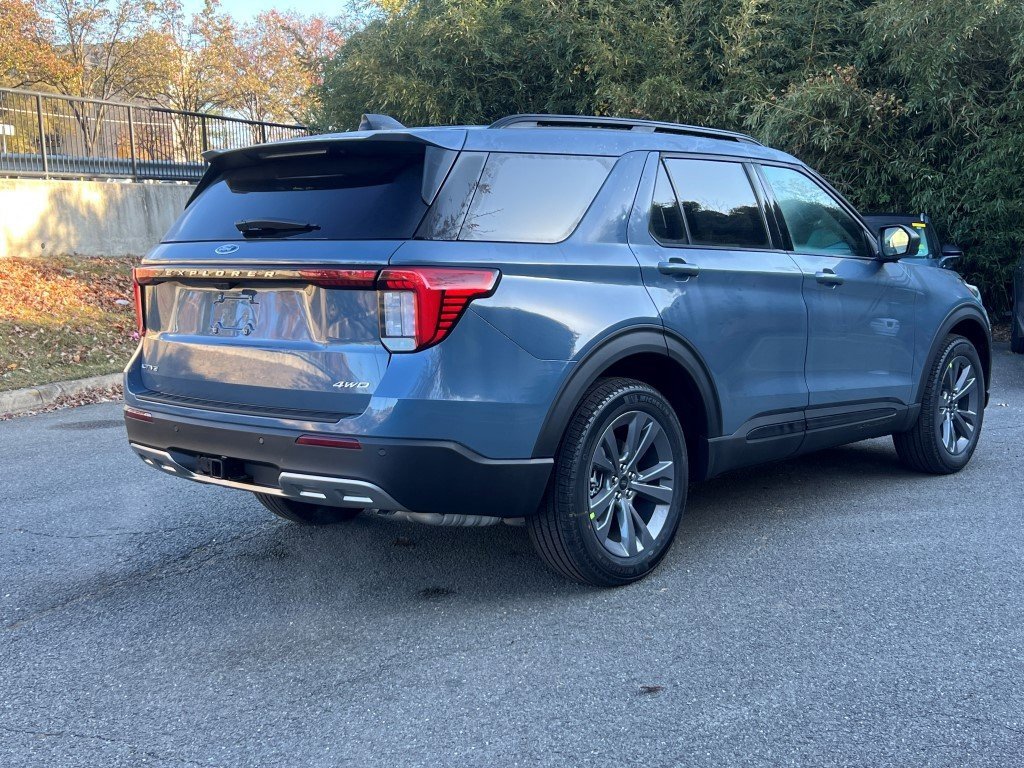 New 2026 Ford Explorer Active w/ Active Comfort Package image 4