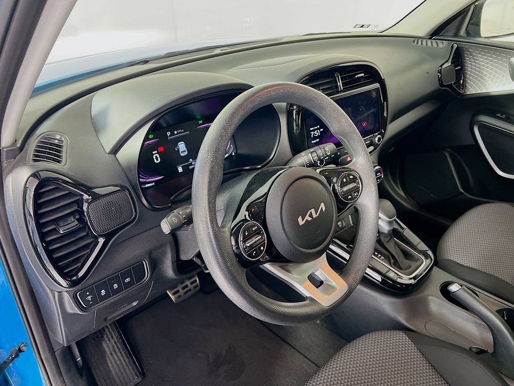 Certified 2023 Kia Soul S FWD image 7
