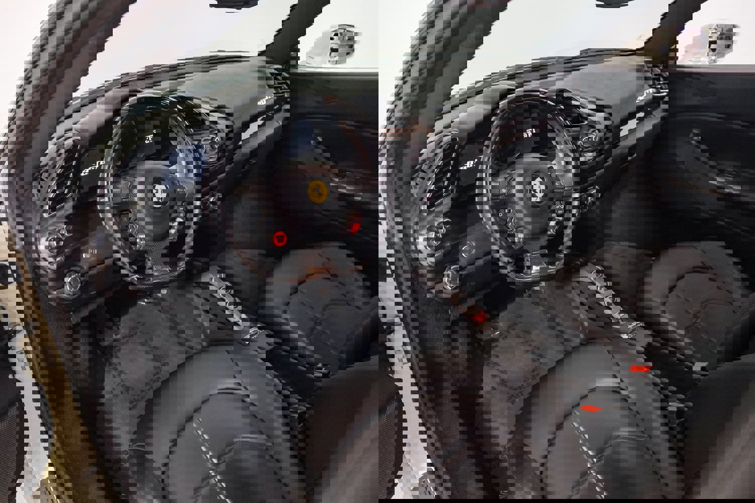 Used 2018 Ferrari 488 GTB image 21