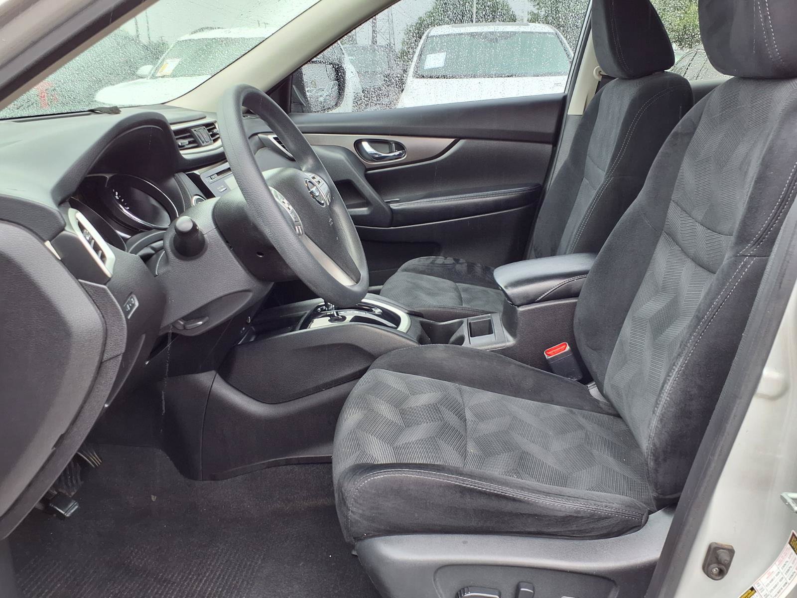Used 2014 Nissan Rogue SV FWD image 17