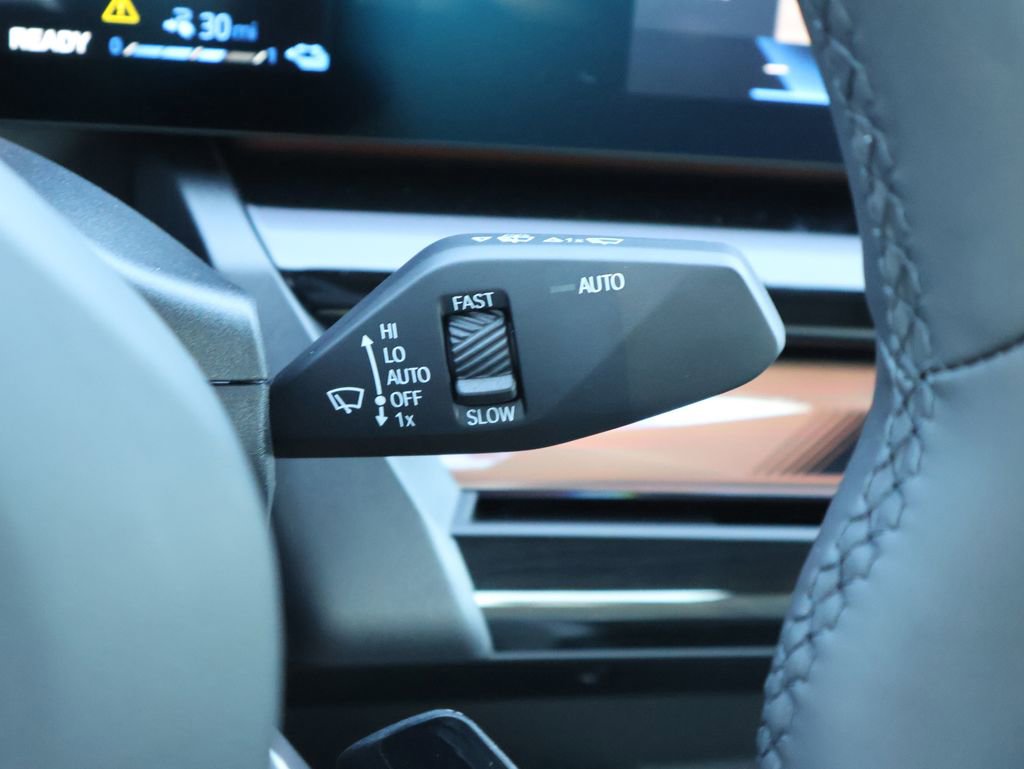 New 2026 BMW 550e xDrive AWD/4WD image 36