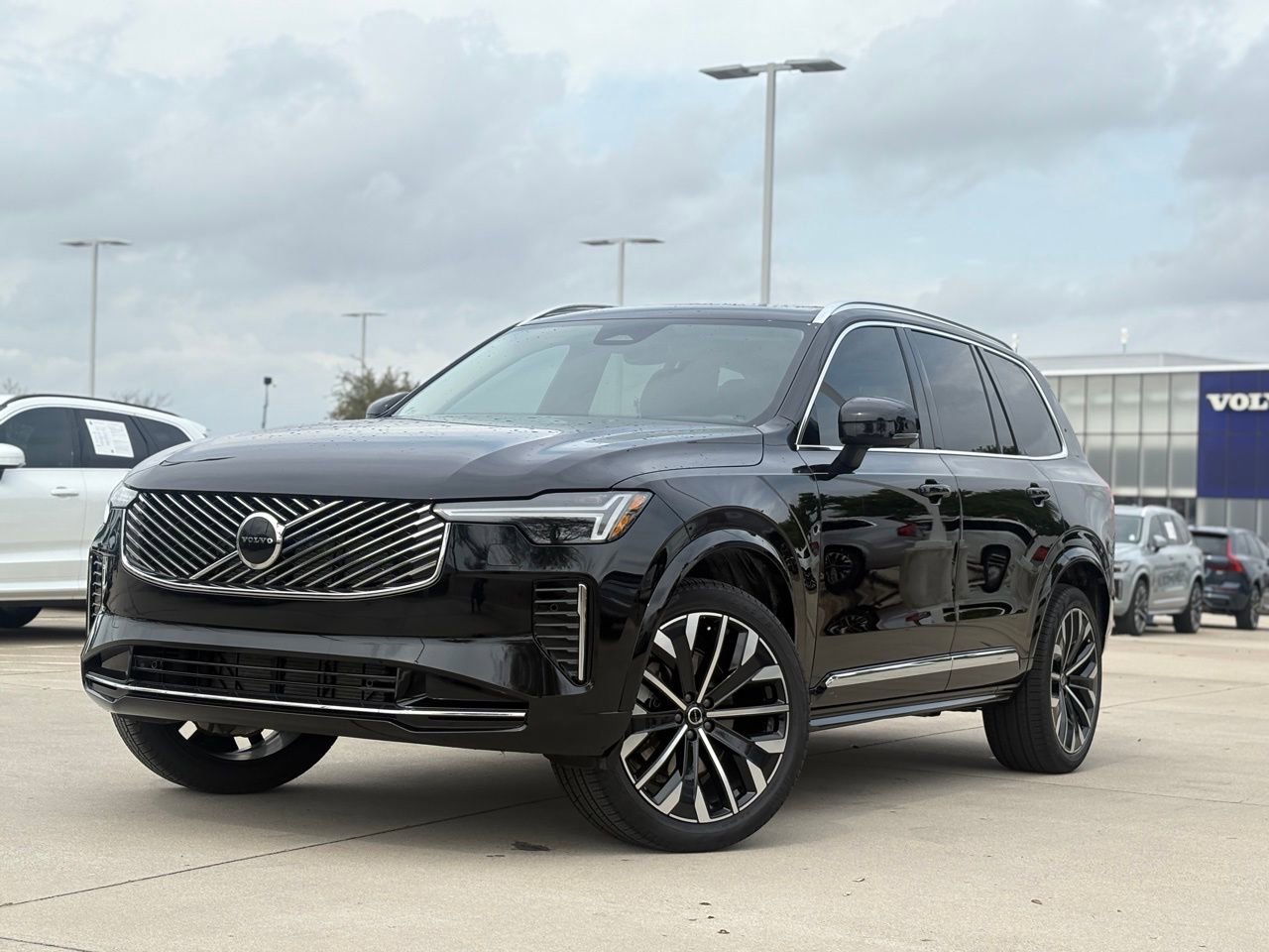 New 2026 Volvo XC90 B5 Core w/ Protection Package Premier video 2