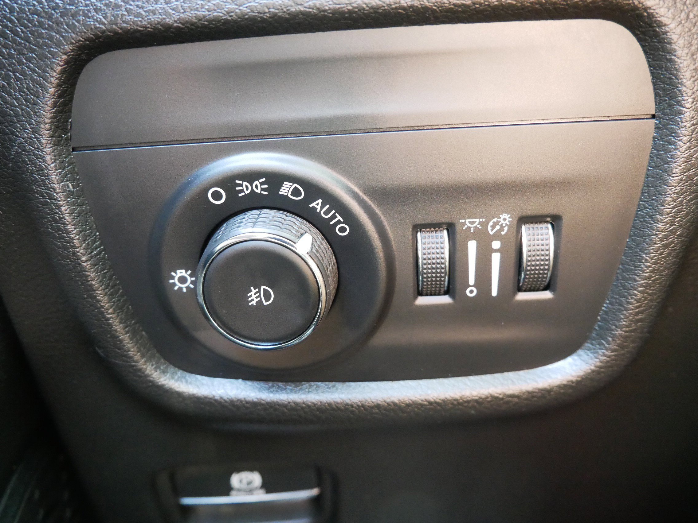 Used 2023 Jeep Grand Cherokee Limited AWD/4WD image 26