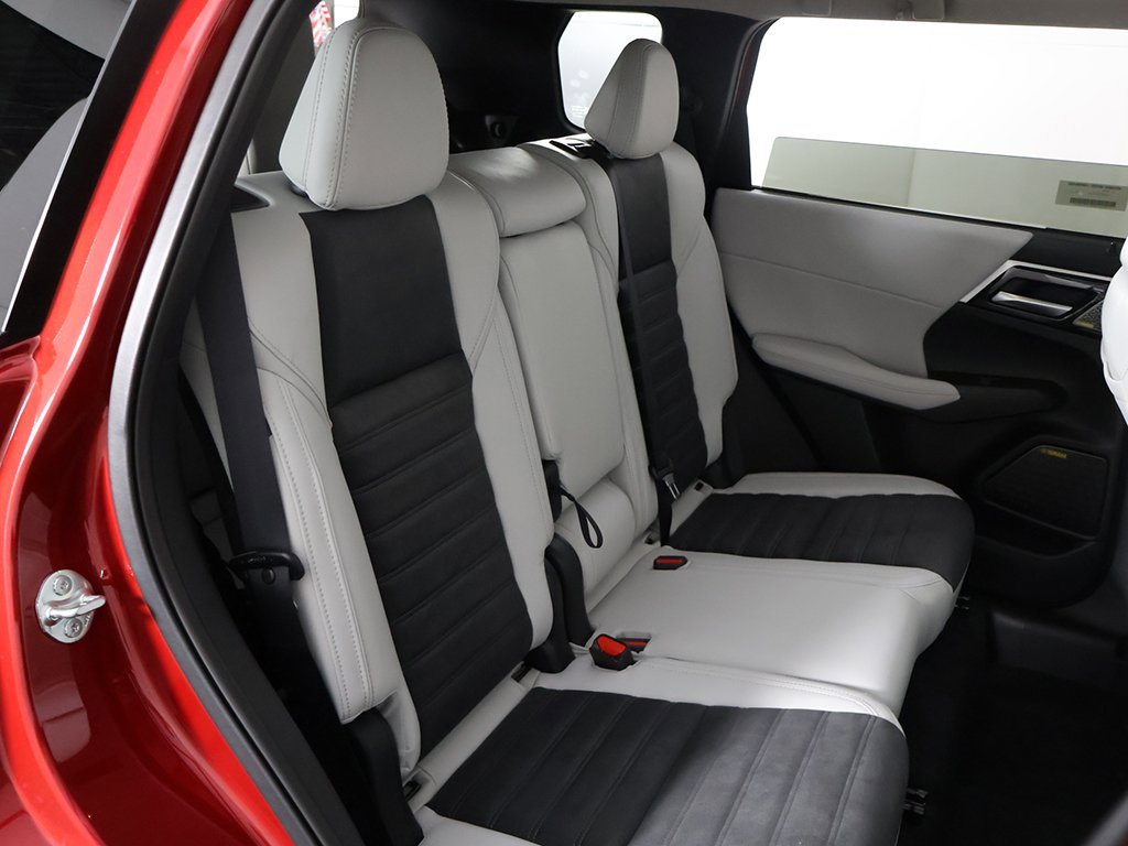 New 2025 Mitsubishi Outlander SE image 35