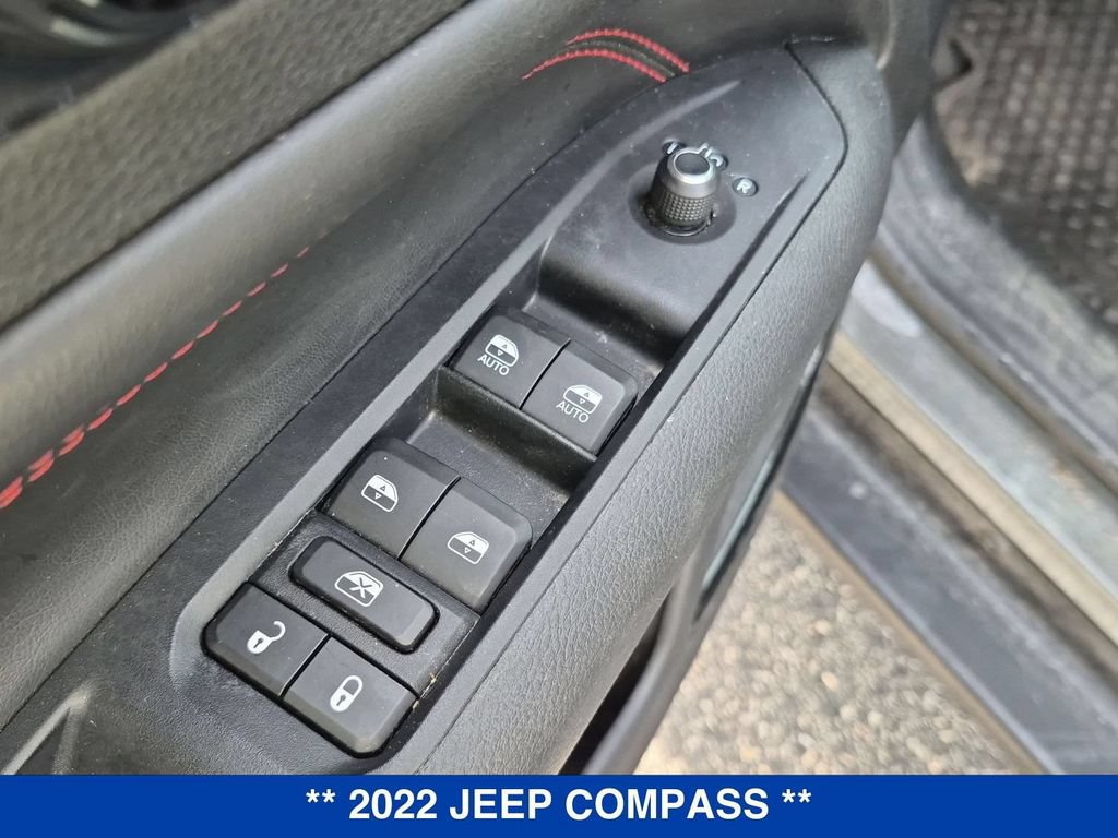 Used 2022 Jeep Compass Trailhawk w/ Trailhawk Elite Group AWD/4WD image 12