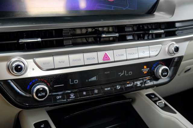Used 2023 Kia Telluride S w/ S Sunroof Package FWD image 30