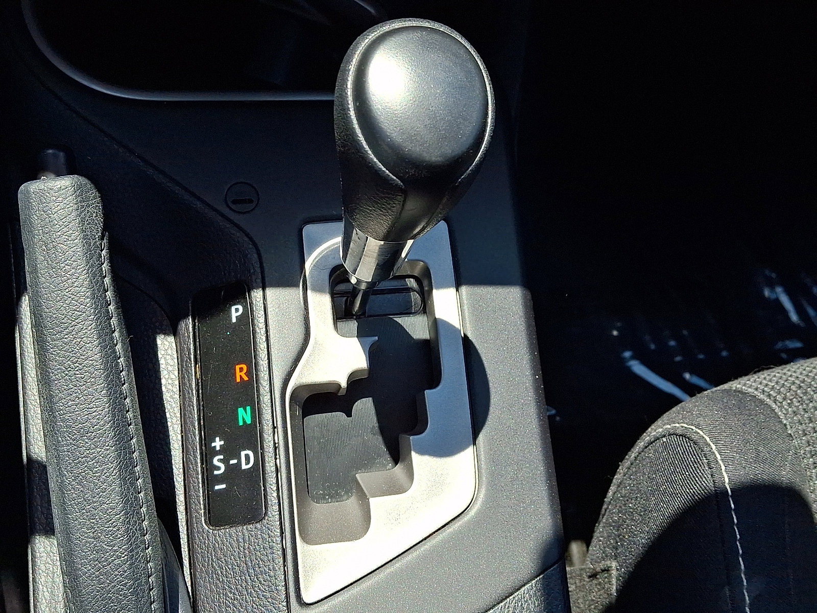 Used 2018 Toyota RAV4 XLE AWD/4WD image 15
