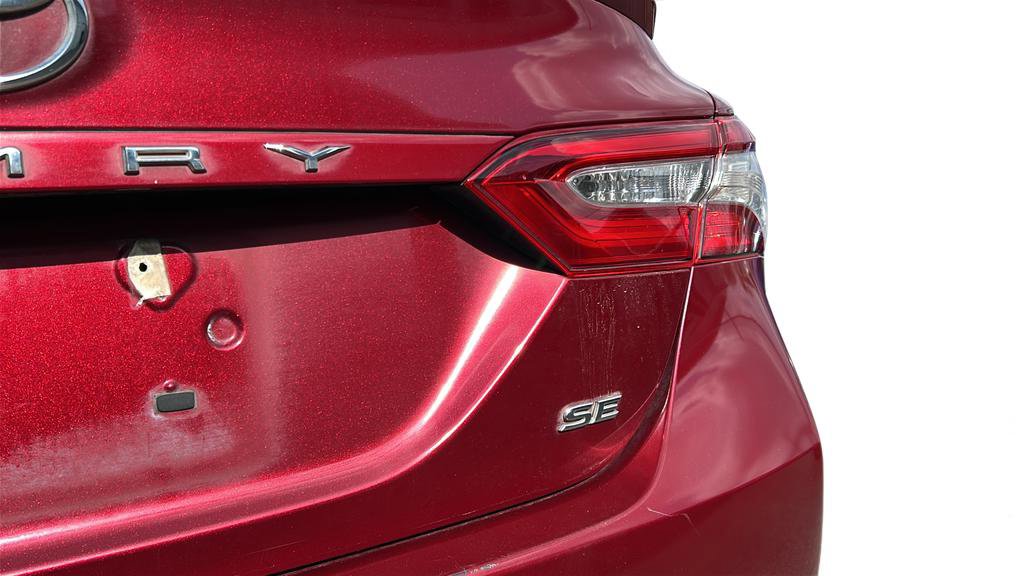 Used 2018 Toyota Camry SE w/ Moonroof Package FWD image 28