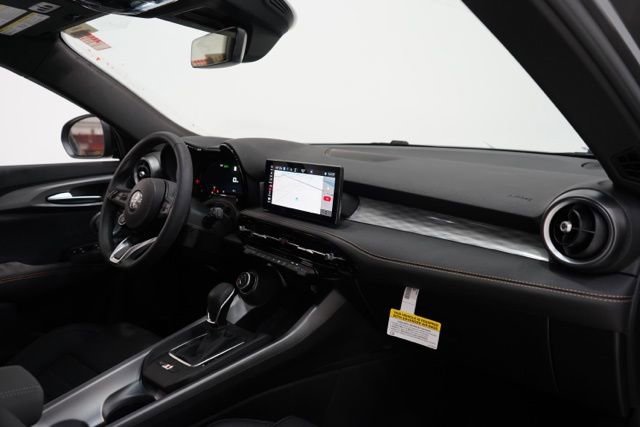 New 2025 Alfa Romeo Tonale w/ Premium Package image 15