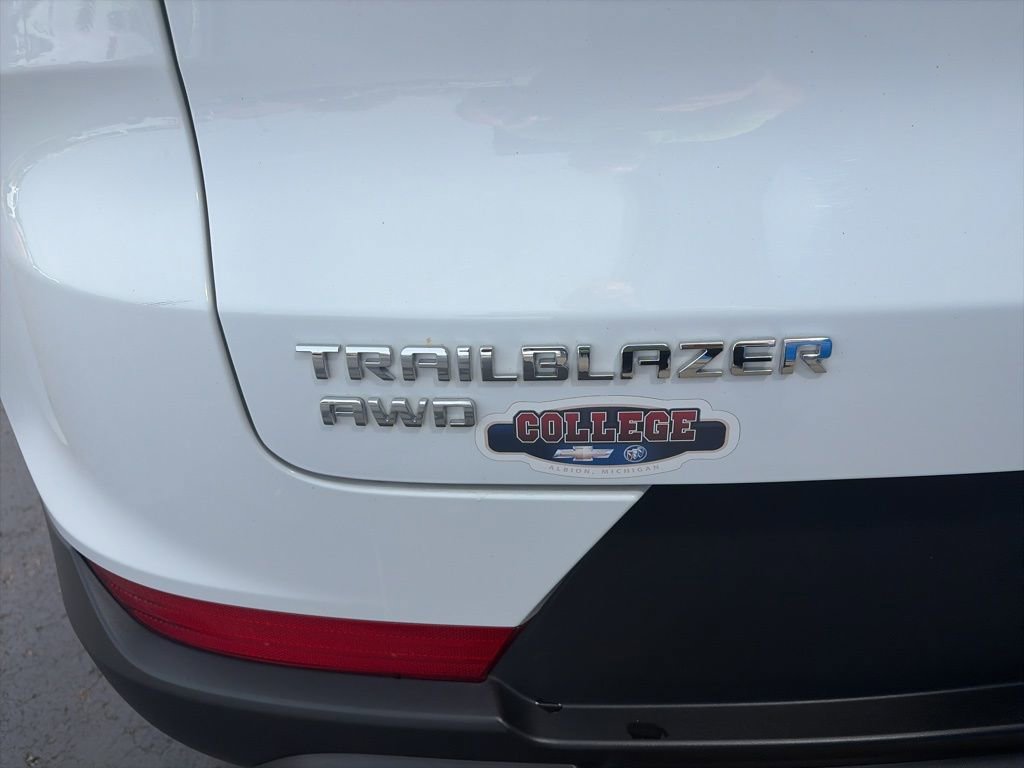 Used 2023 Chevrolet TrailBlazer LS AWD/4WD image 9