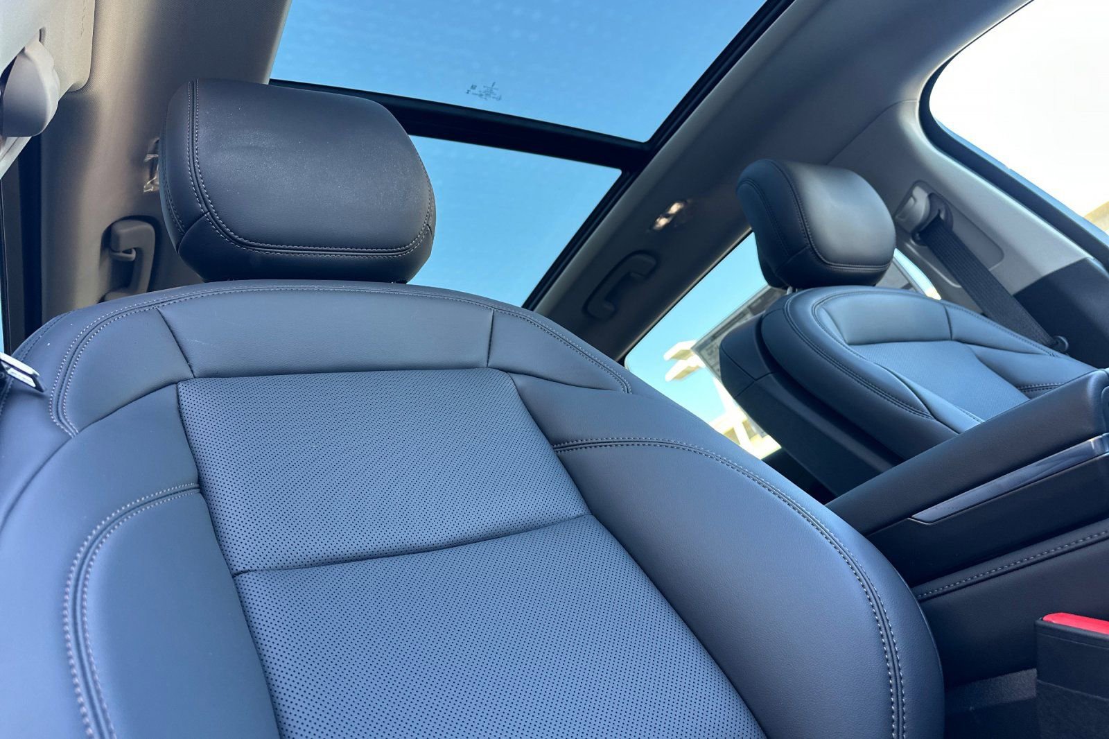 New 2026 Lincoln Nautilus Premier w/ Equipment Group 102A image 16