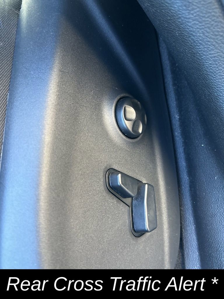 Used 2019 Jeep Cherokee Limited image 10