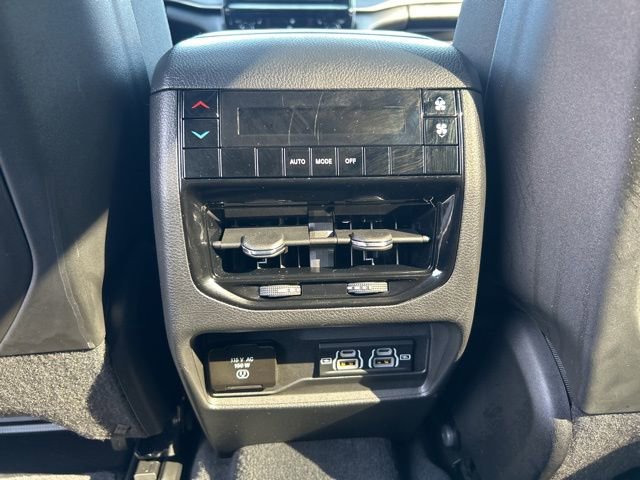 Used 2023 Jeep Grand Cherokee L Laredo AWD/4WD image 27