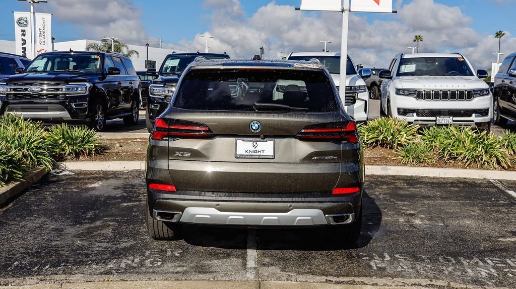 Used 2024 BMW X5 xDrive50e w/ Premium Package image 8