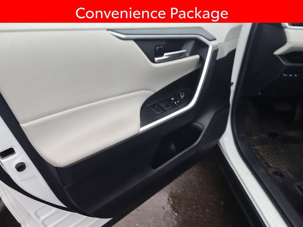 Used 2021 Toyota RAV4 XLE w/ Convenience Package AWD/4WD image 5
