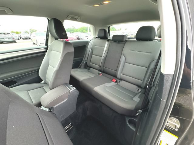 Used 2016 Volkswagen Golf 2-Door FWD image 22