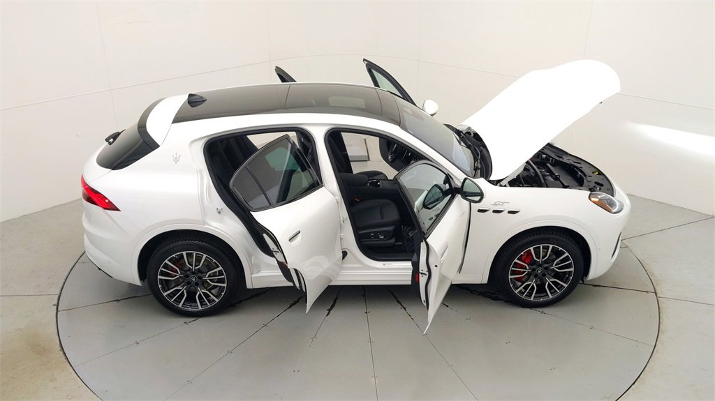 New 2024 Maserati Grecale GT image 30