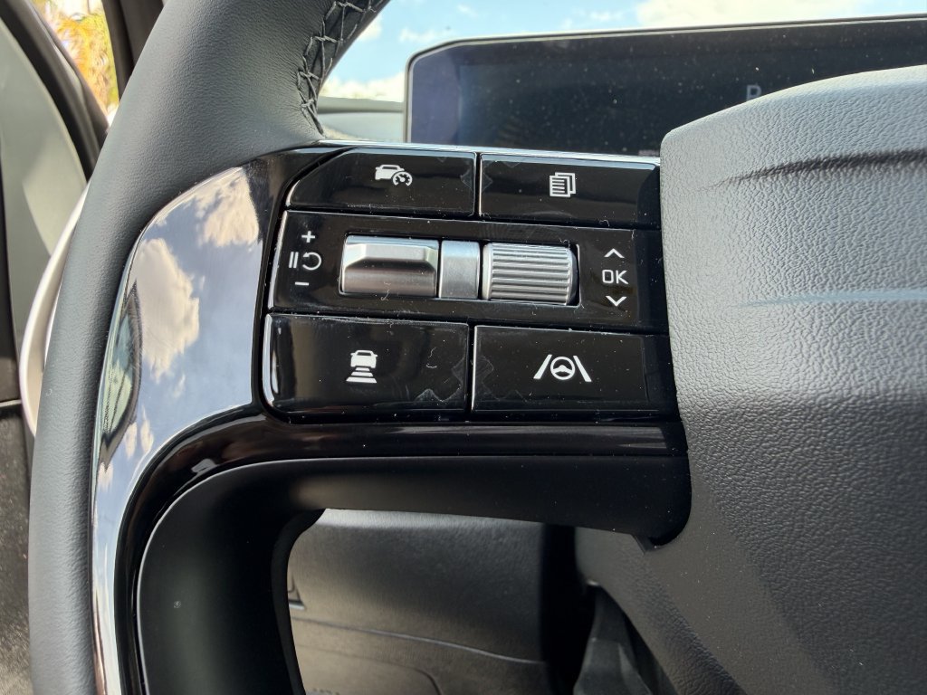 New 2026 Kia Sorento LX FWD image 21