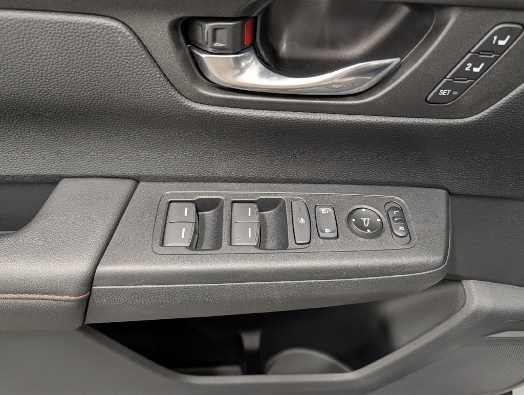 Used 2025 Honda CR-V Sport-L image 10