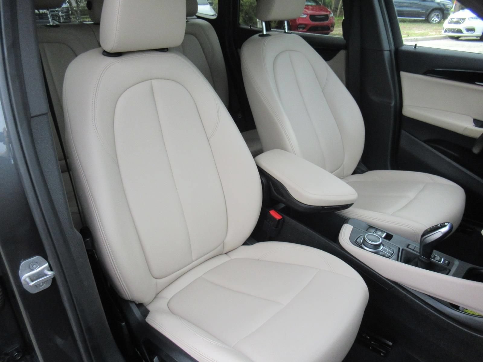 Used 2022 BMW X1 sDrive28i w/ Premium Package FWD image 9