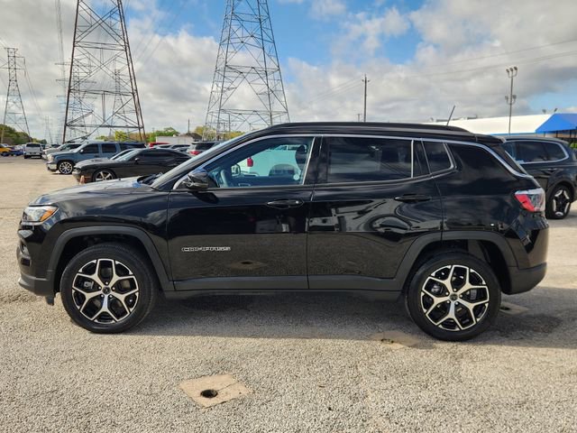 Used 2025 Jeep Compass Limited image 4