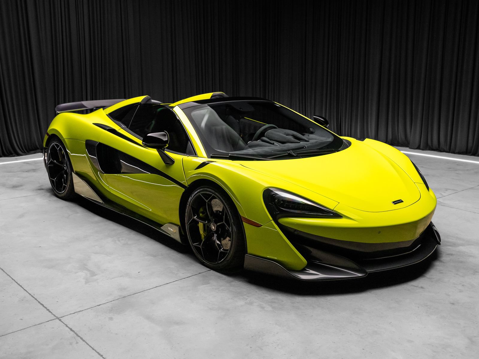 Used 2020 McLaren 600LT Spider RWD image 18