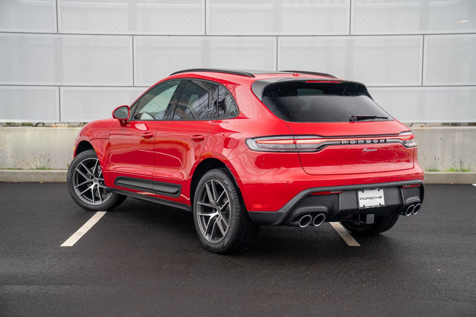 Certified 2026 Porsche Macan AWD/4WD image 3