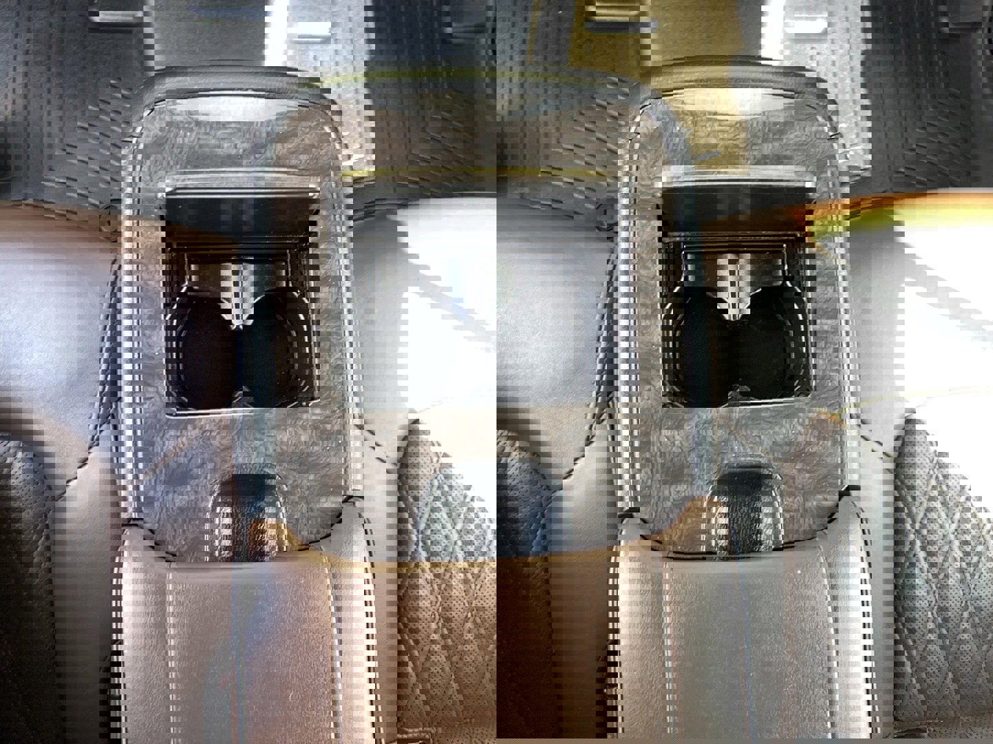 Used 2023 Nissan Armada Platinum w/ Captain's Chairs Package image 31