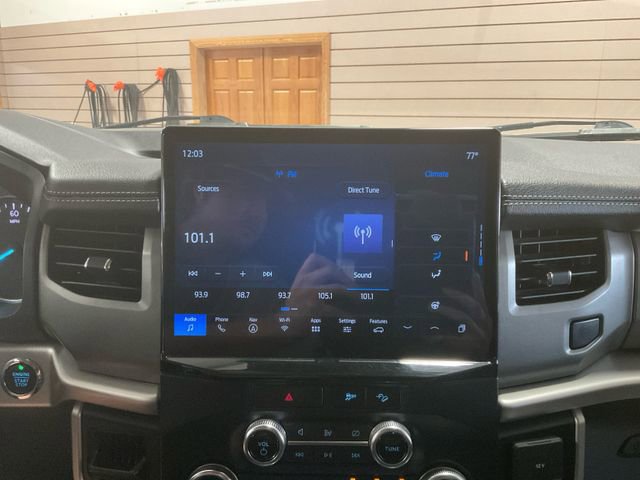 Used 2023 Ford Expedition Max XLT image 14