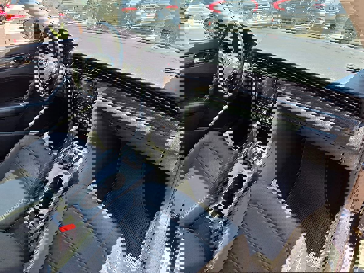 Used 2020 Volkswagen Passat 2.0T R-Line image 17