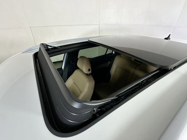 Used 2020 Volkswagen Atlas Cross Sport SEL R-Line image 22