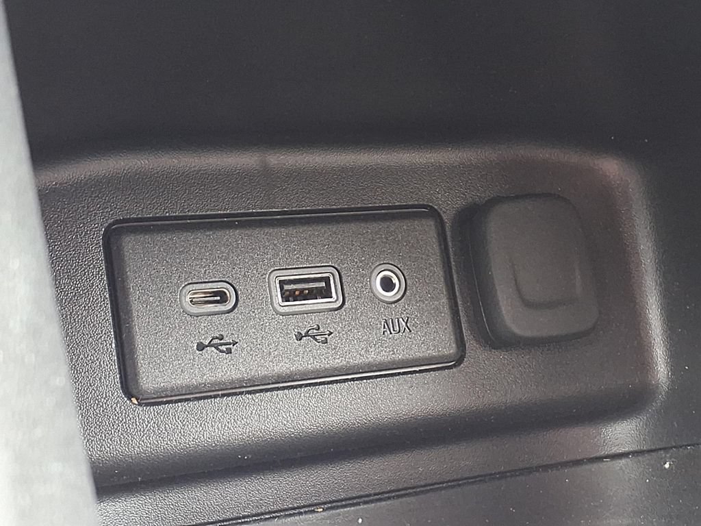 Used 2024 Chevrolet Equinox LT w/ LPO, Floor Liner Package FWD image 26