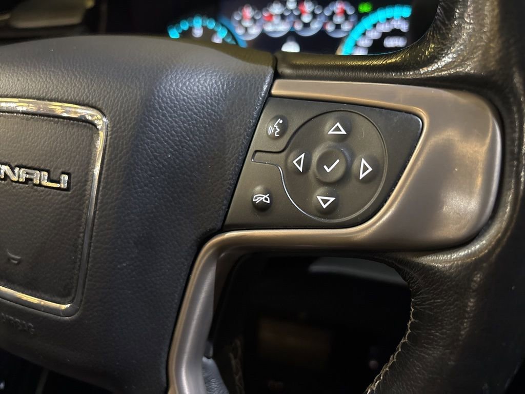 Used 2018 GMC Yukon Denali image 29
