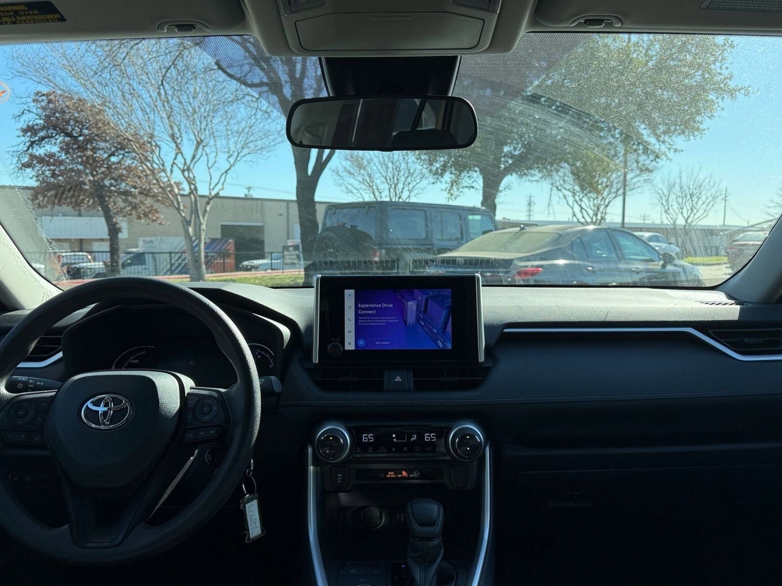 Used 2025 Toyota RAV4 LE image 33