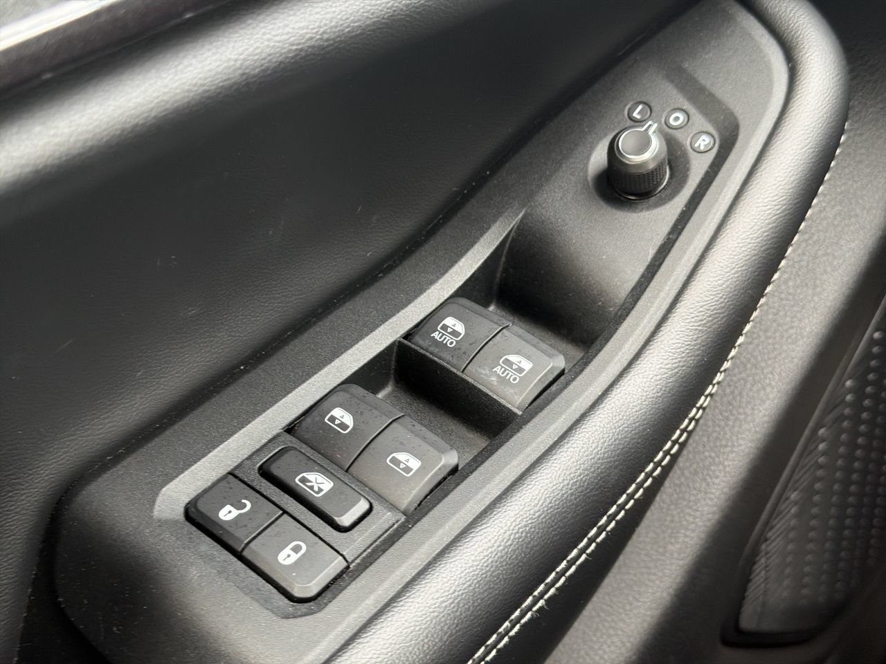 Used 2023 Jeep Grand Cherokee L Laredo AWD/4WD image 11