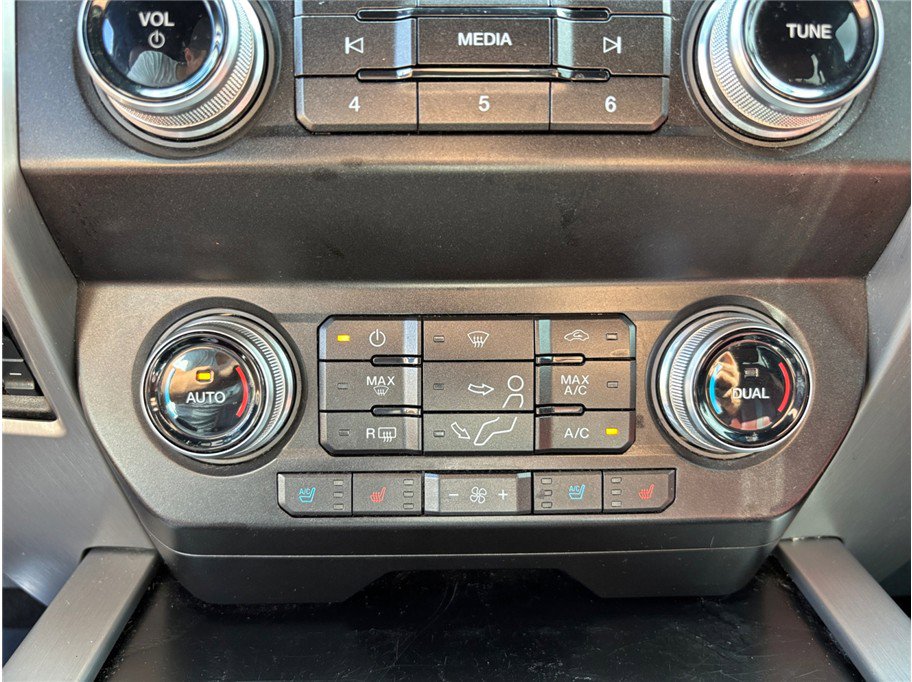 Used 2019 Ford F350 Platinum w/ Platinum Ultimate Package image 35