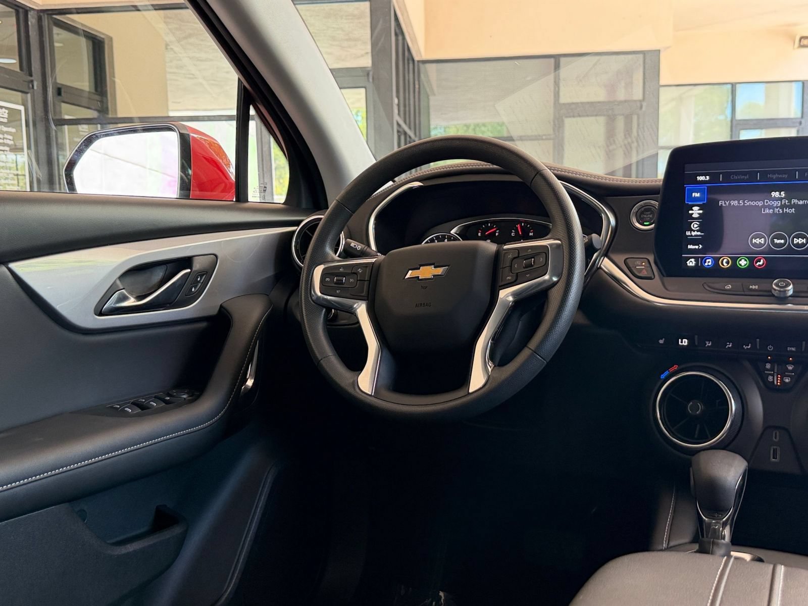 Used 2025 Chevrolet Blazer LT FWD image 29