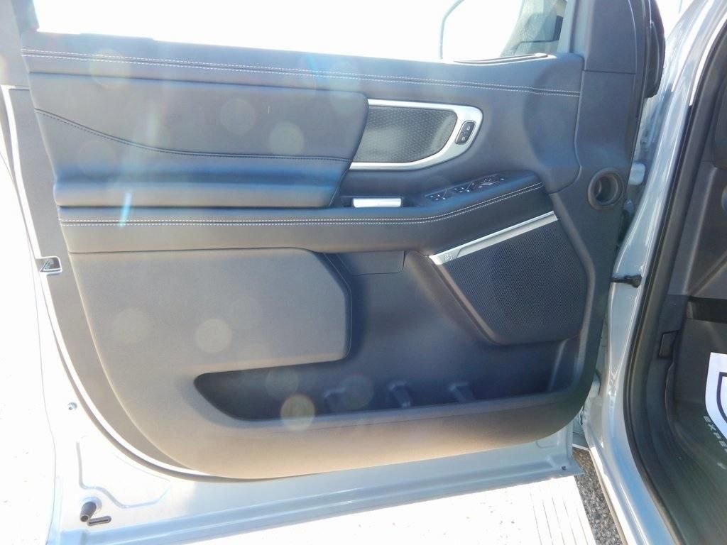 New 2025 Ford Expedition Max Platinum w/ Stealth Performance Package image 21