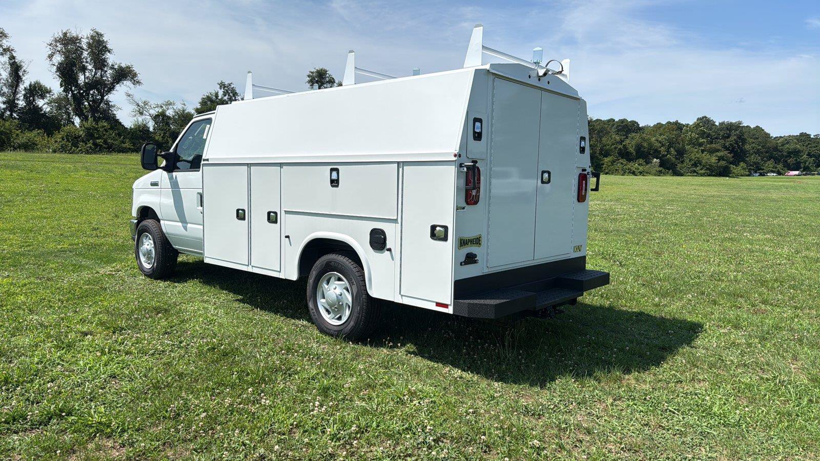 New 2027 Ford E-350 and Econoline 350 Super Duty w/ Power Equipment Group RWD image 3