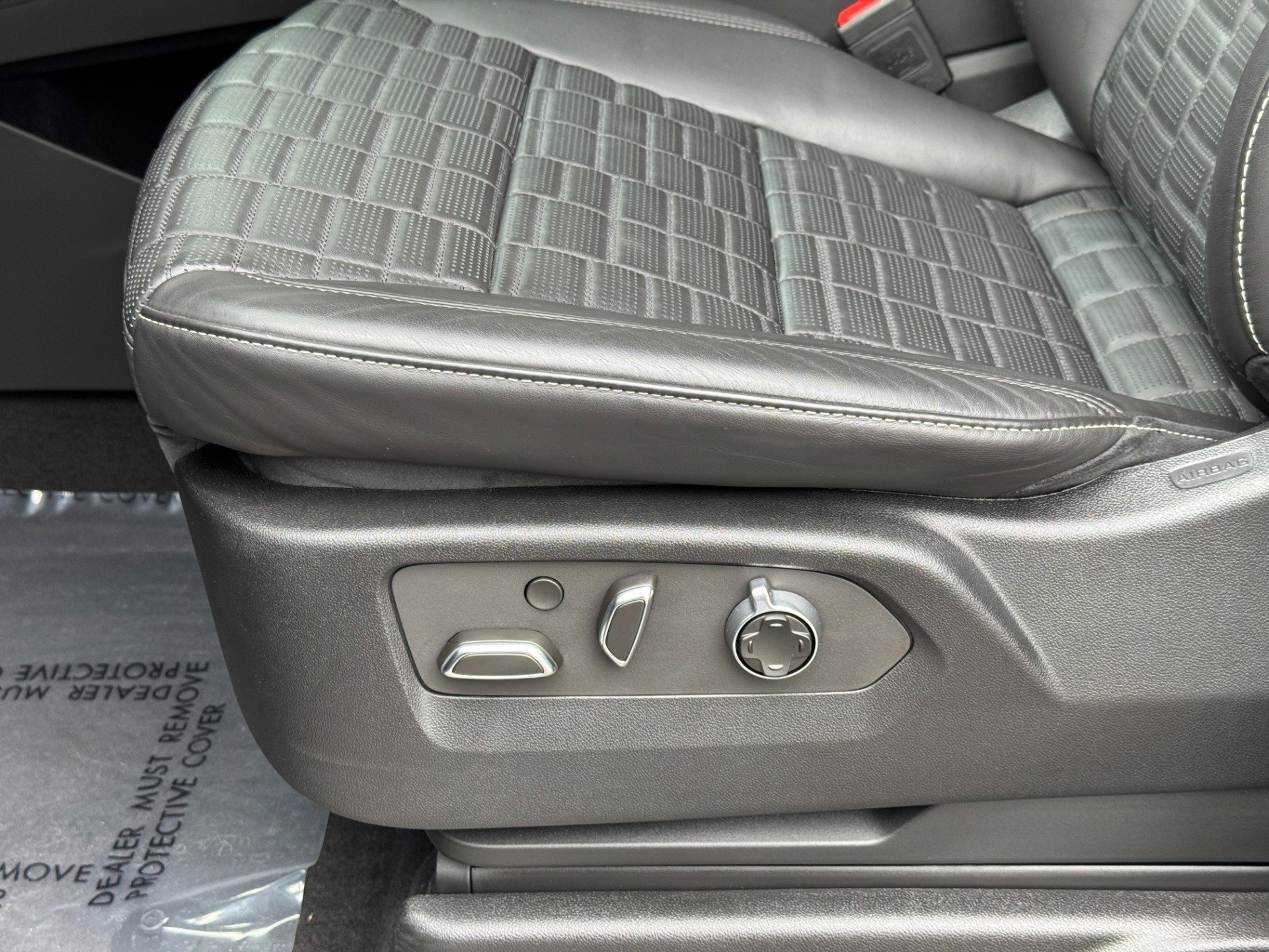 Used 2024 Cadillac Escalade ESV Sport Platinum w/ LPO, ONYX Package image 26