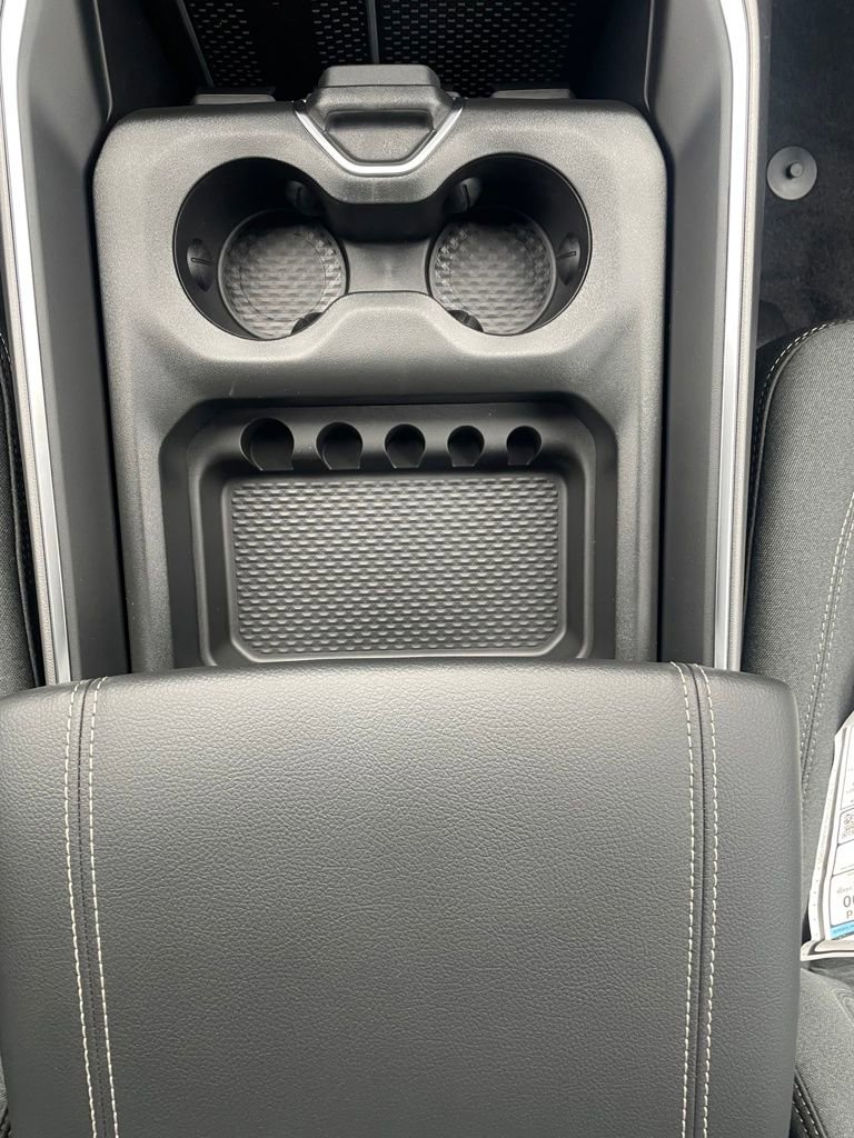 New 2026 RAM 1500 4x4 Crew Cab image 19