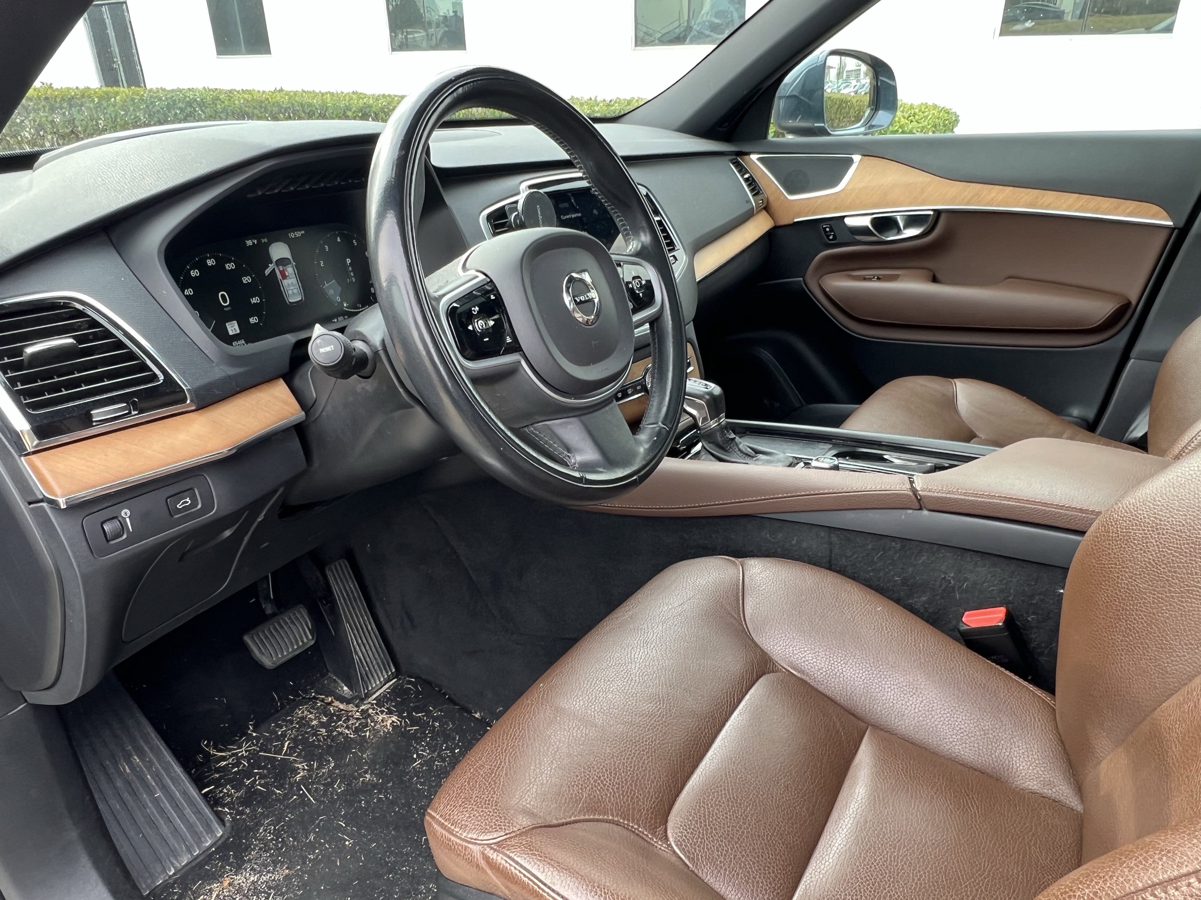 Used 2021 Volvo XC90 T6 Momentum w/ Advanced Package image 17