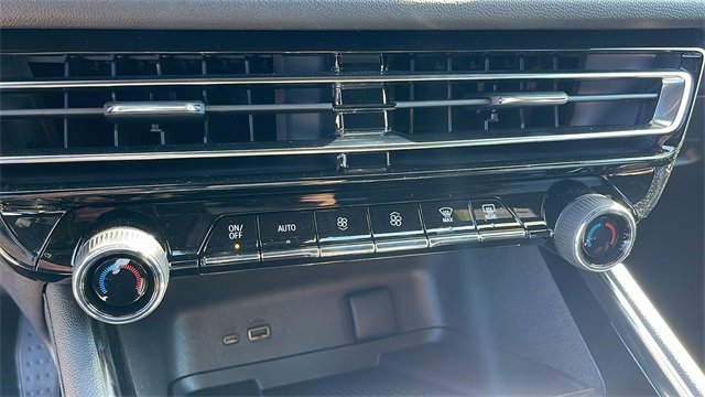 New 2026 Chevrolet Traverse LT w/ LPO, Floor Liner Package image 17