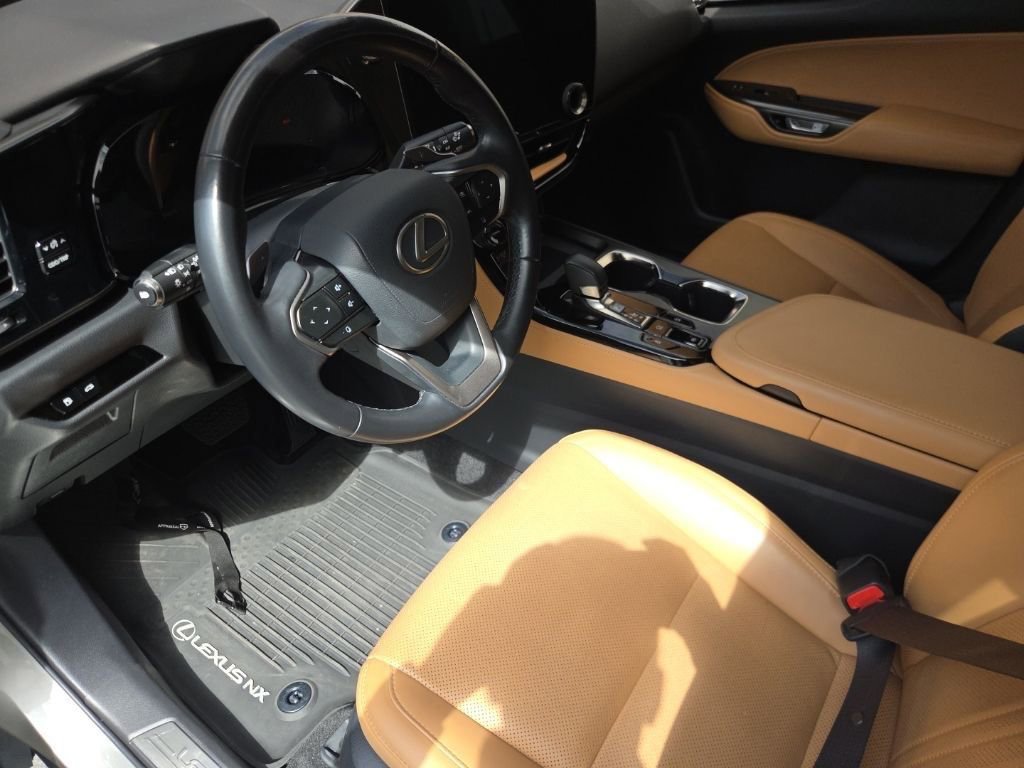 Used 2023 Lexus NX 250 FWD w/ Premium Package image 9