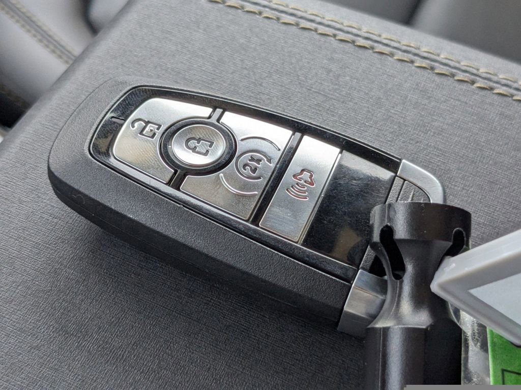 New 2025 Ford Bronco Badlands image 31