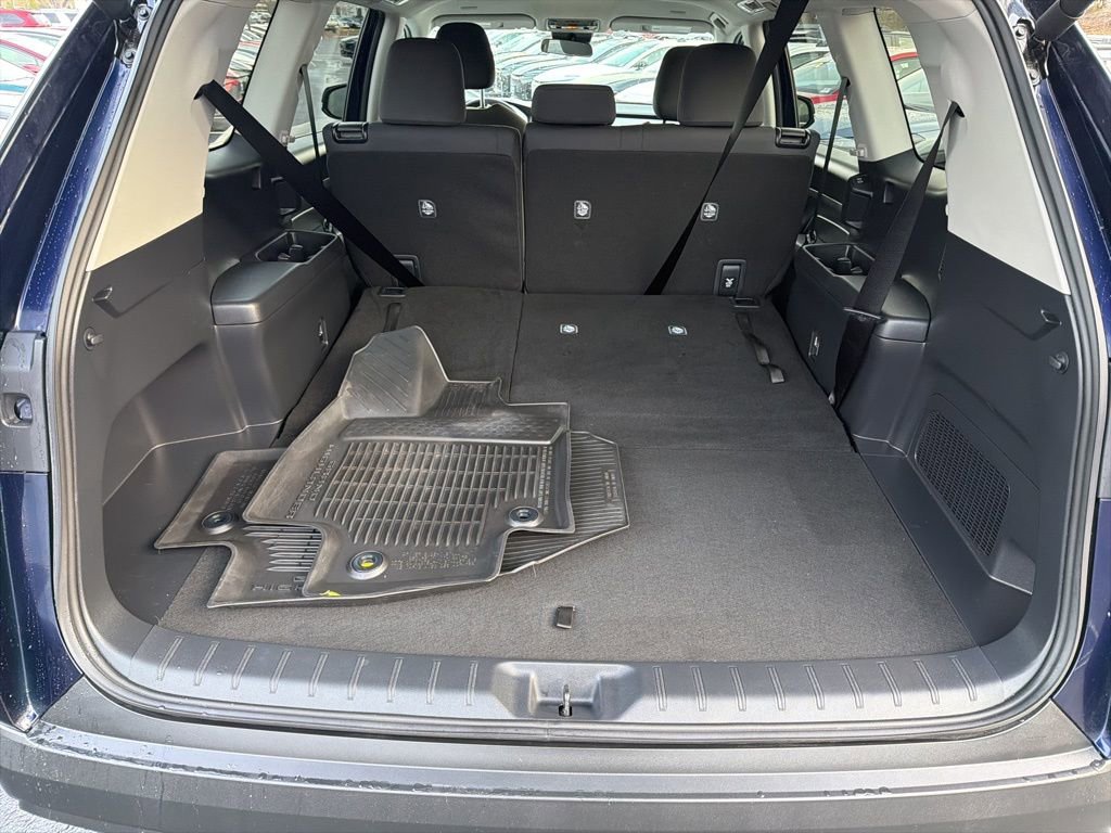 Used 2025 Toyota Grand Highlander AWD image 16