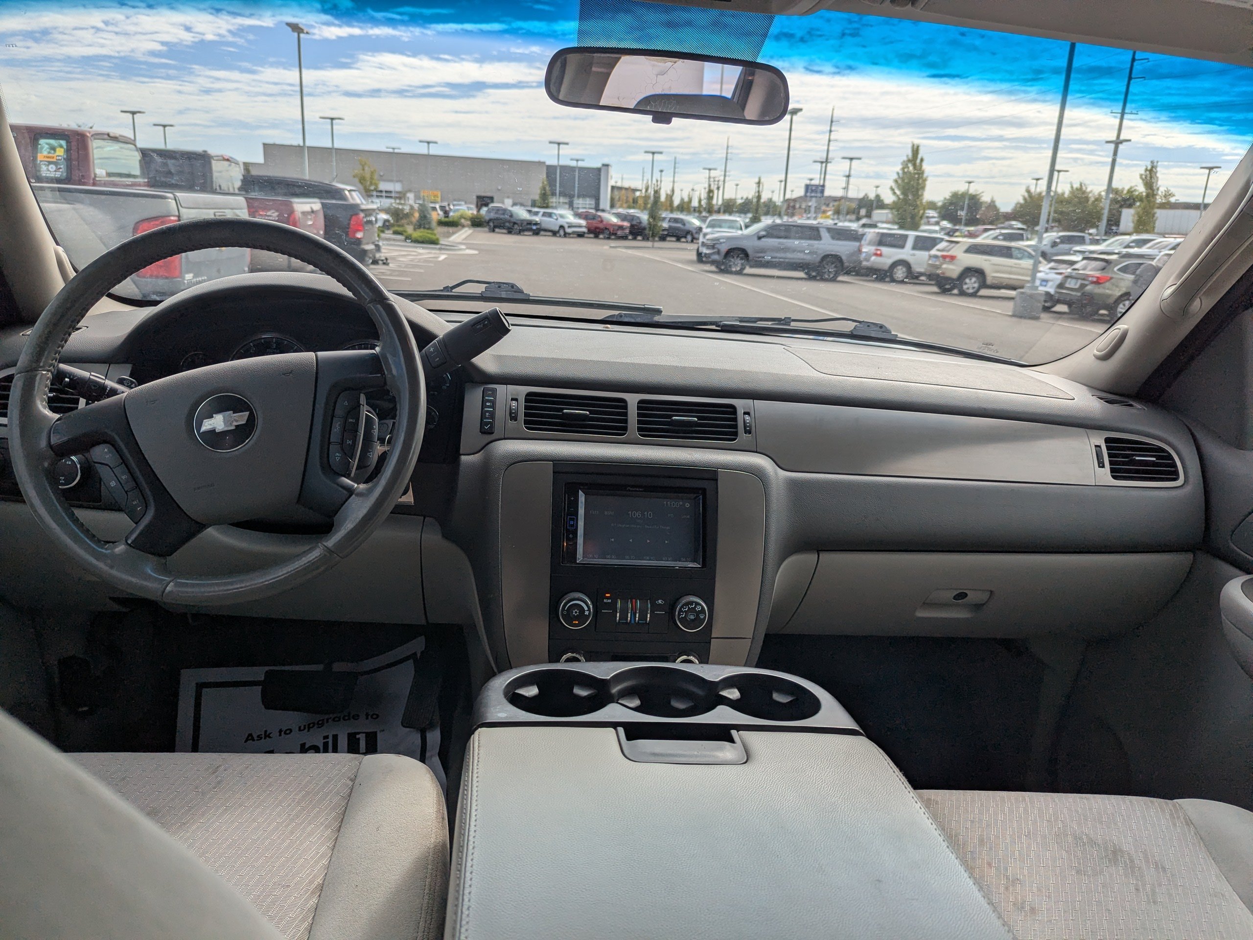 Used 2009 Chevrolet Suburban 2500 LS w/ Skid Plate Package AWD/4WD image 24