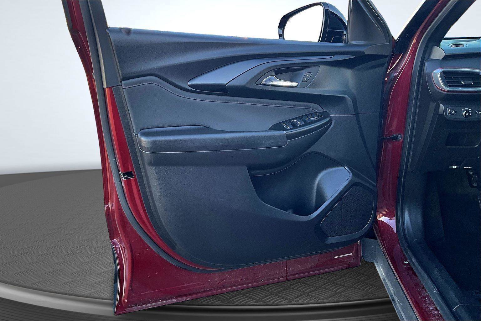 Used 2023 Chevrolet TrailBlazer RS w/ Convenience Package image 23