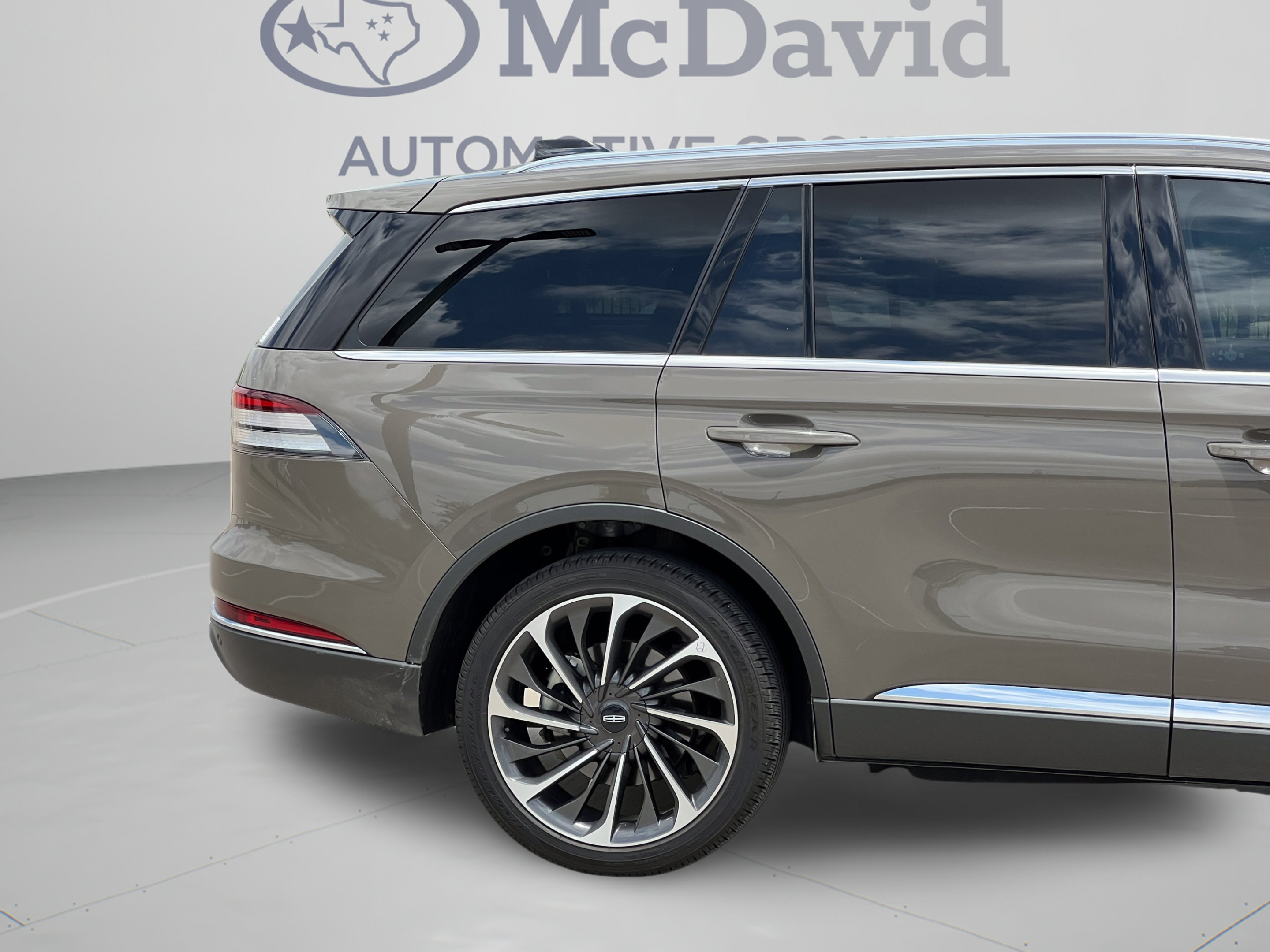 New 2025 Lincoln Aviator Reserve w/ Equipment Group 201A AWD/4WD image 33